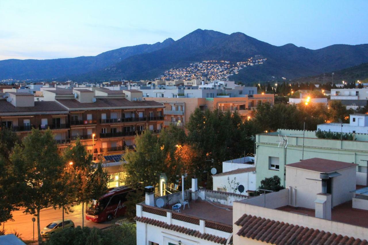 Apartmán La Vela Blanca Roses Exteriér fotografie
